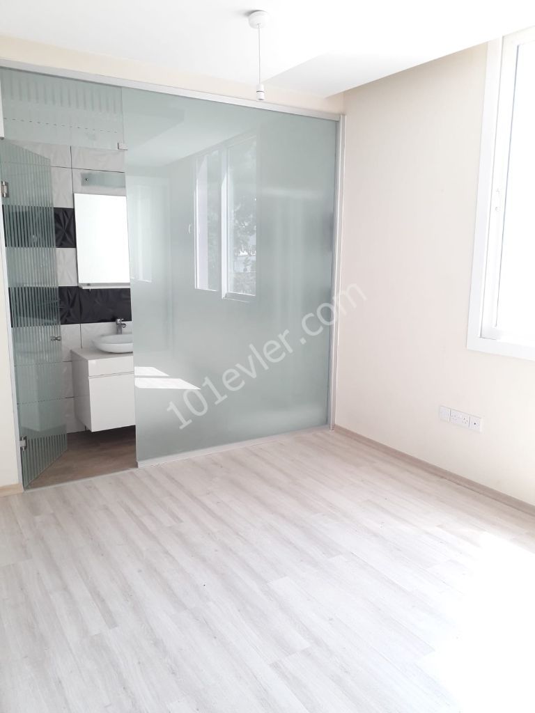 Girne Merkezde 2+1 Satılık Daire 66000 STG