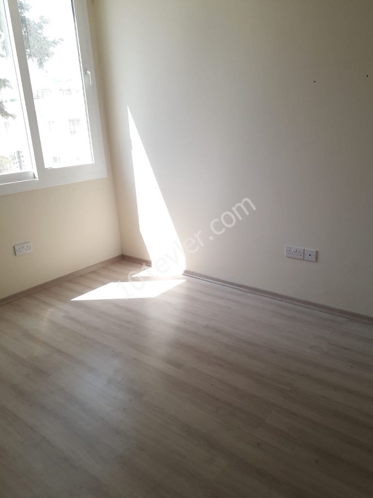 Girne Merkezde 2+1 Satılık Daire 66000 STG