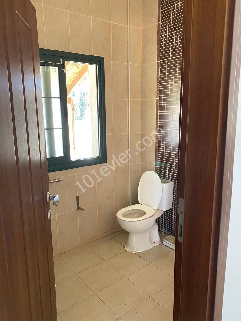 Girne Çatalköy 4+1 Eşyalı Kiralık Villa 700 STG