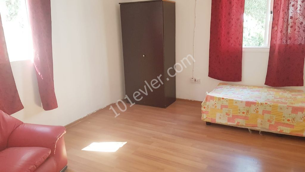 Girne Merkez 3+1 Eşyalı Kiralık Daire 2400 TL