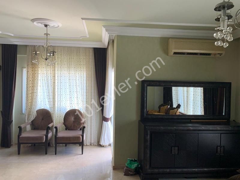 Girne Merkez 3+1 Kiralık Daire 400 STG