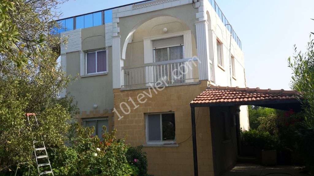 Girne Karaoğlanoğlu  3+1 Eşyalı Kiralık Villa  700 STG