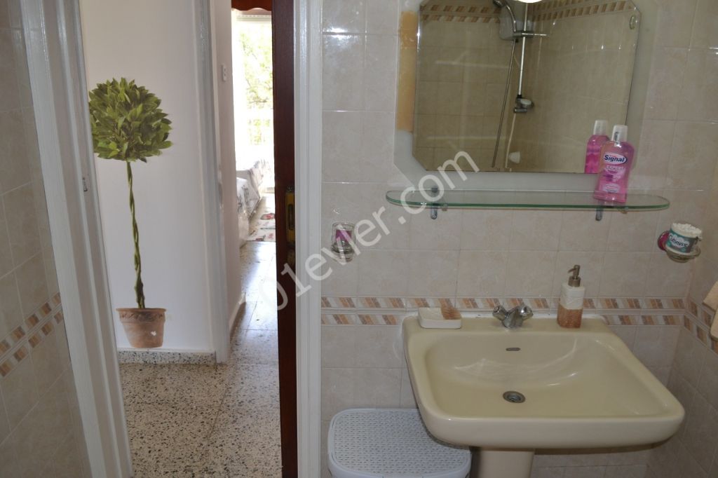 Girne Karaoğlanoğlu  3+1 Eşyalı Kiralık Villa  700 STG