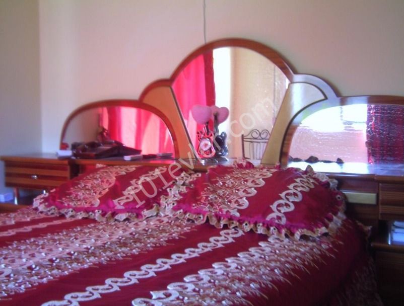 Girne Karaoğlanoğlu  3+1 Eşyalı Kiralık Villa  700 STG