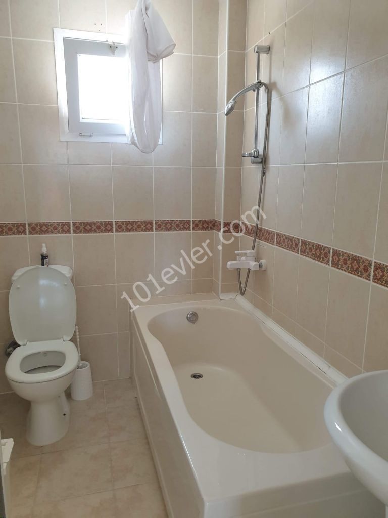 Girne Esentepe 3+1 Kiralık Villa 600 STG