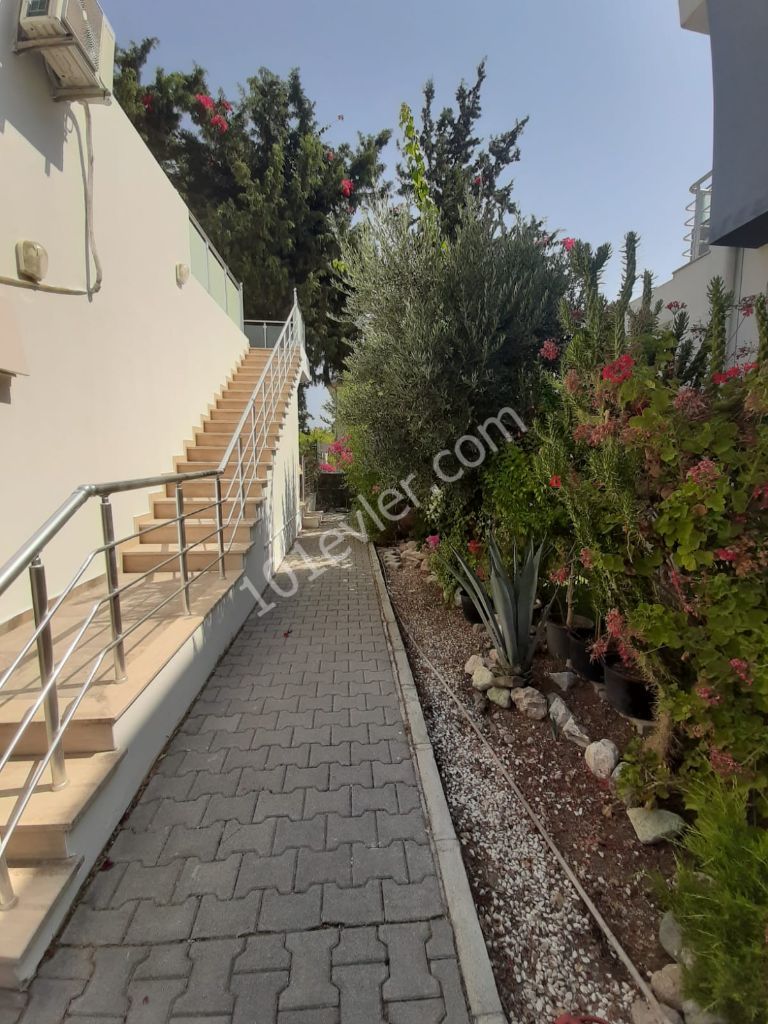 Girne Karaoğlanoğlu 2+1 Satılık Bungalow  75000 STG