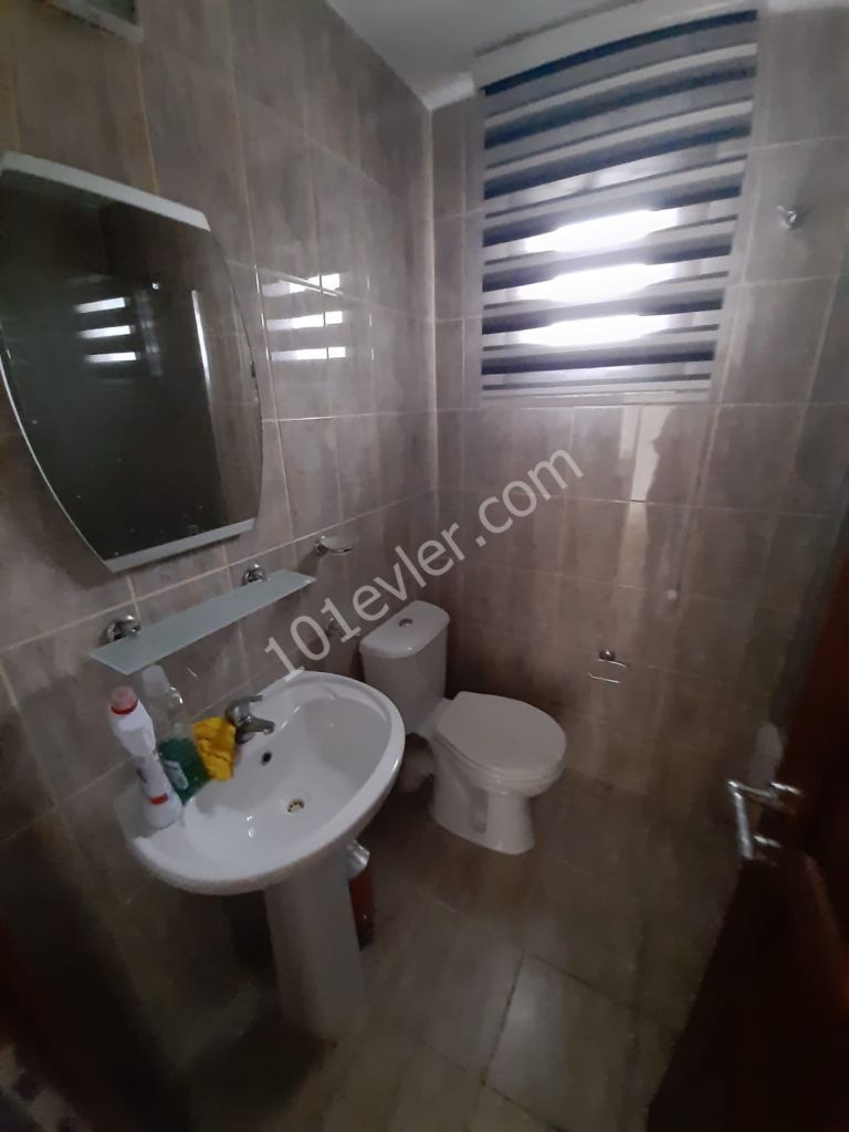 Girne Karmi Bölgesinde 3+1 Kiralık Daire 600 STG 