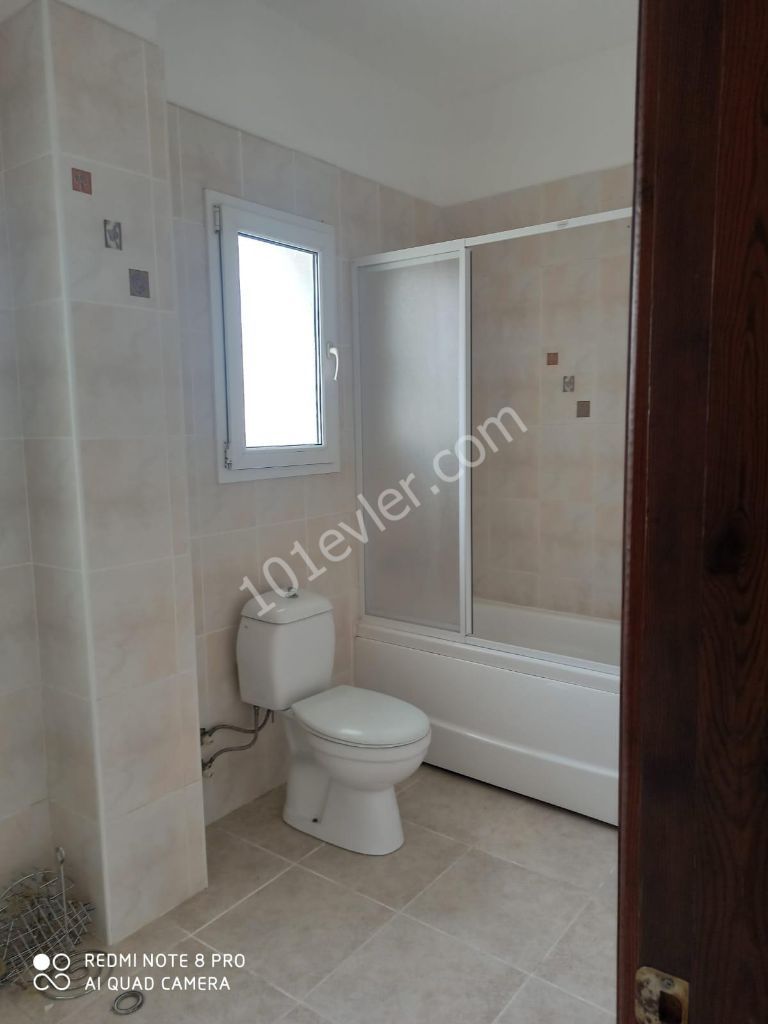 Girne Karaoğlanoğlu 3+1 Kiralık Villa 500 STG