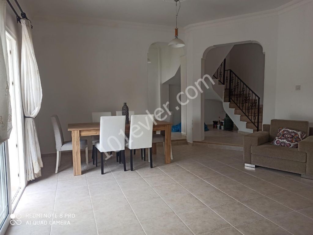 Girne Karaoğlanoğlu 3+1 Kiralık Villa 500 STG