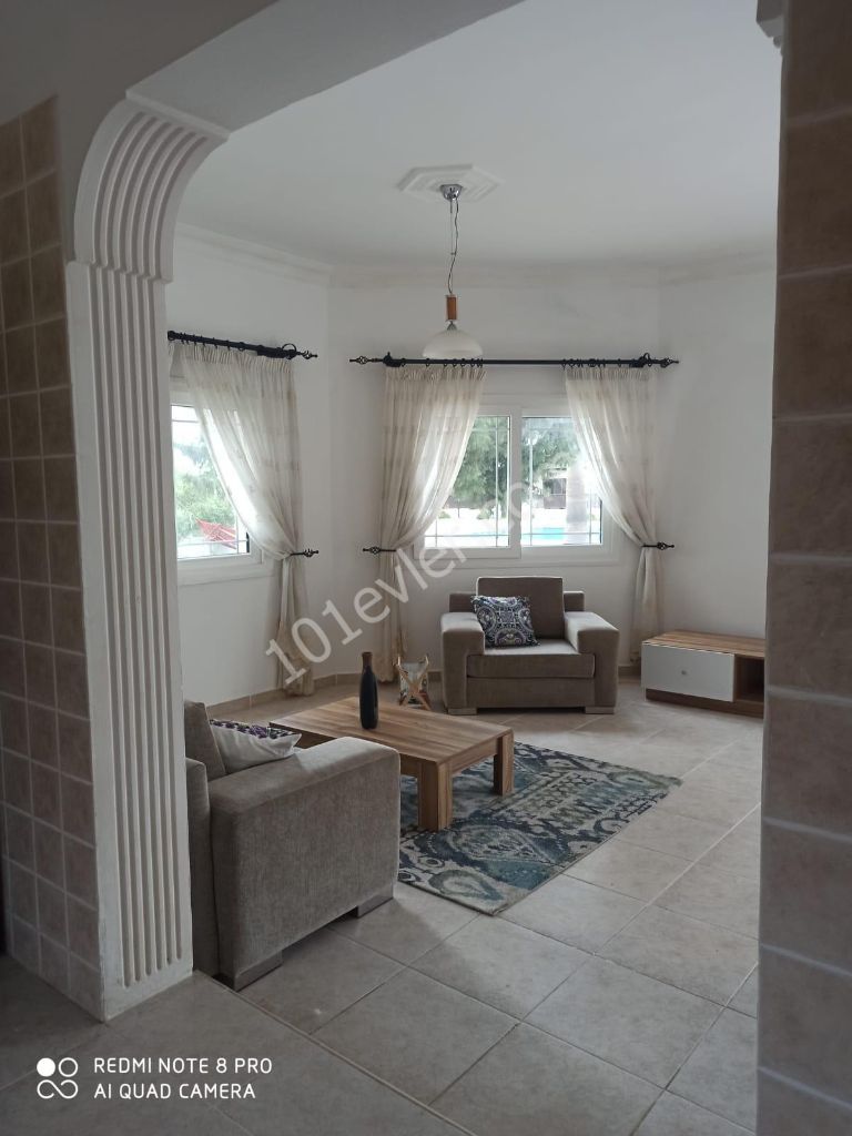 Girne Karaoğlanoğlu 3+1 Kiralık Villa 500 STG