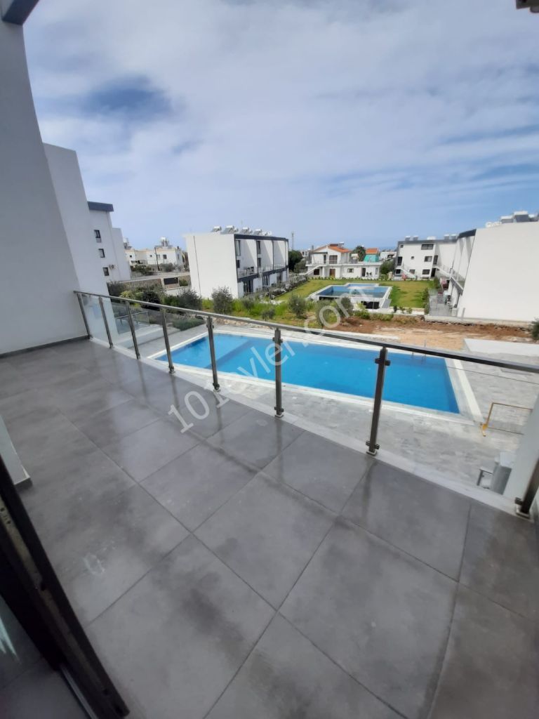 Flat To Rent in Alsancak, Kyrenia