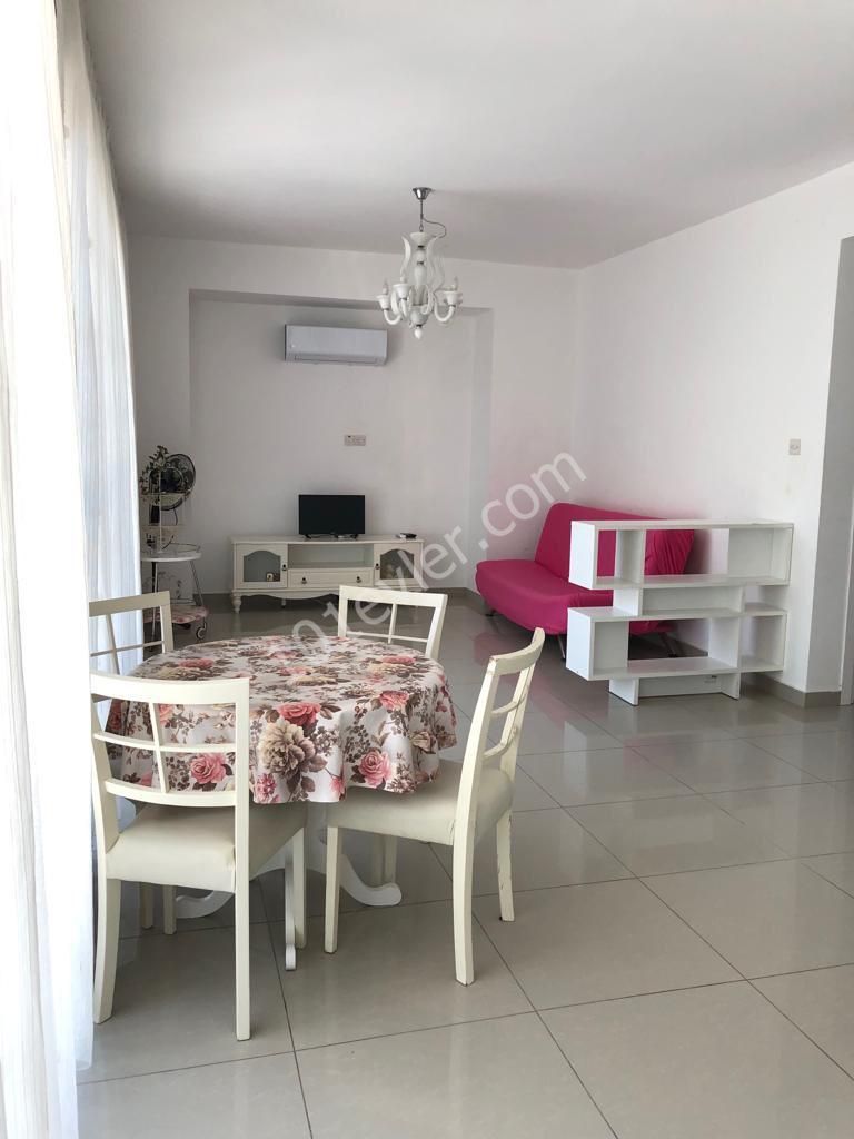 Girne Karaoğlanoğlu Bölgesinde 2+1 Kiralık Daire 3200 TL 