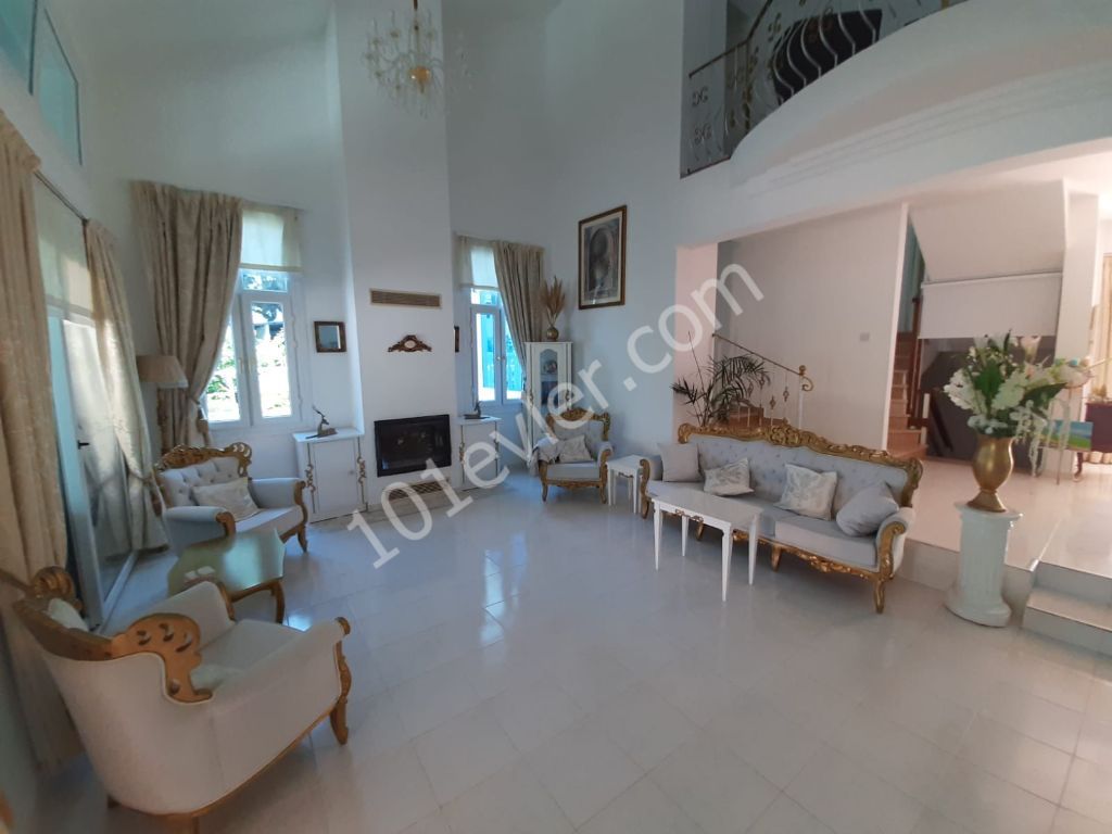 Girne Karaoğlanoğlu Bölgesinde 4+1 Kiralık Villa 1350 STG 