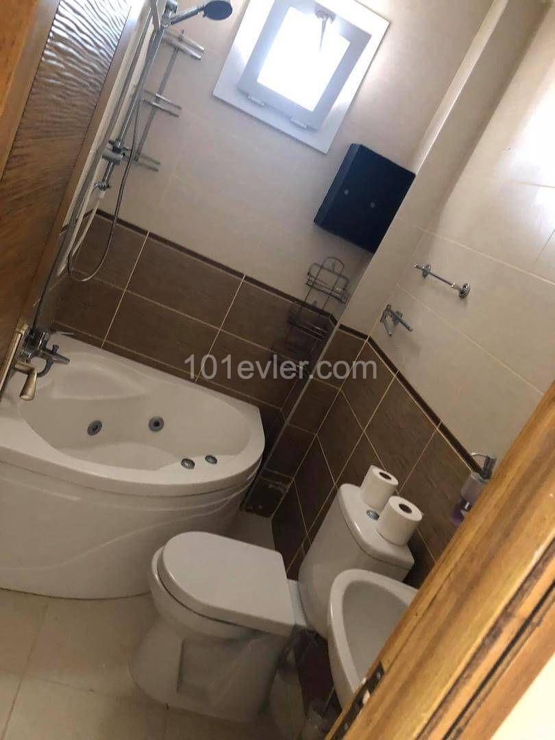 Girne Merkez 2+1 Kiralık Penthouse