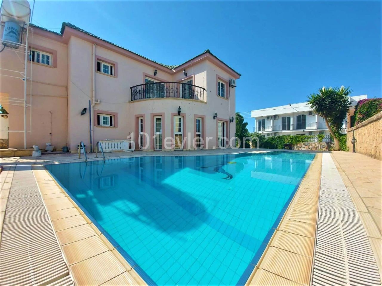 Kyrenia Doganköy 3 + 1 Villa Mit Pool Zu Verkaufen ** 