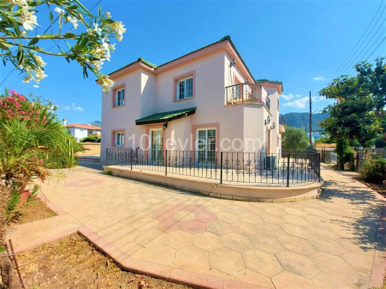 Kyrenia Dogankoy 3+ 1 Villa with Pool for Sale ** 