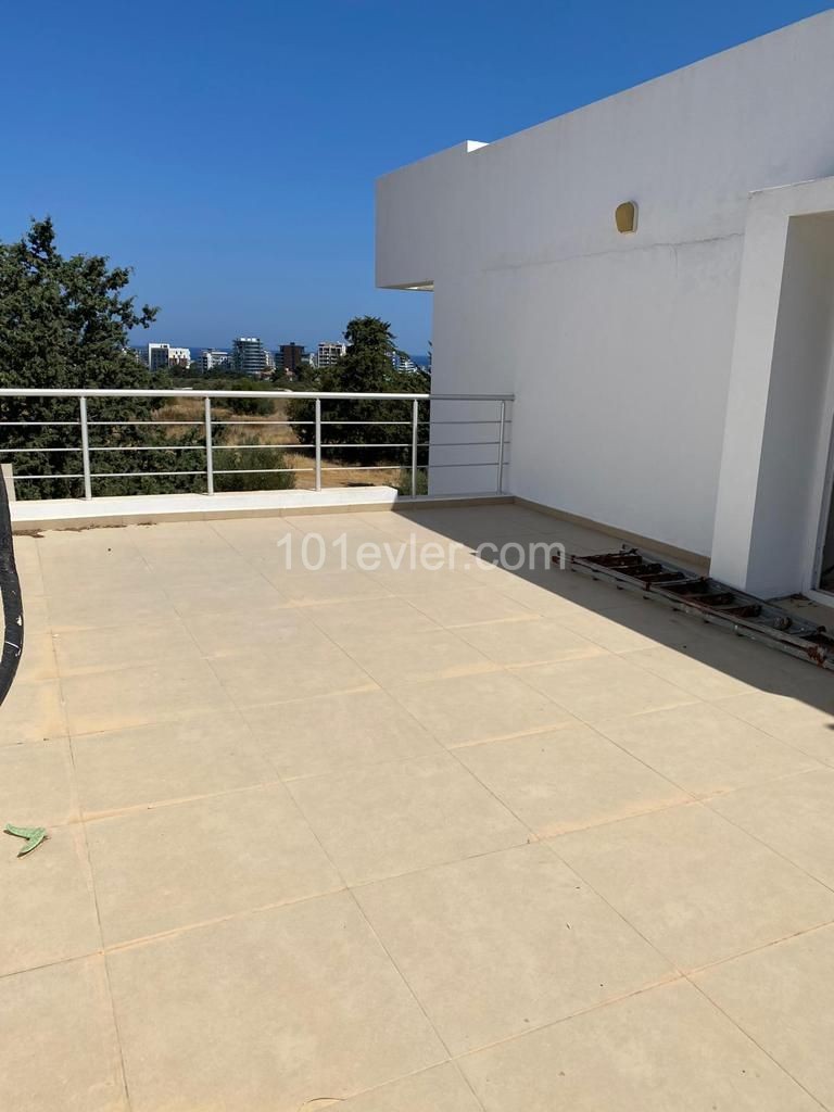 2+1 Penthouse Zu Verkaufen In Kyrenia Doganköy ** 