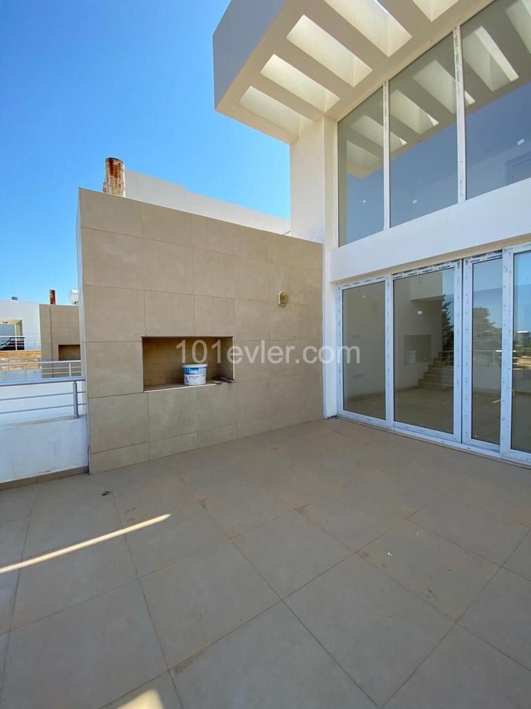2+1 Penthouse Apartment for Sale in Kyrenia Dogankoy ** 