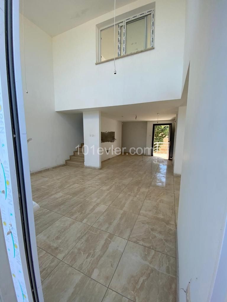 2+1 Penthouse Zu Verkaufen In Kyrenia Doganköy ** 