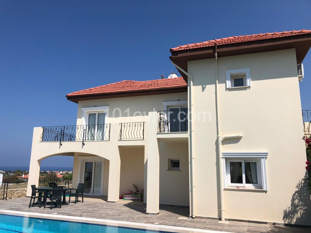 Kyrenia Karsiyaka 3+1 Villa For Sale ** 