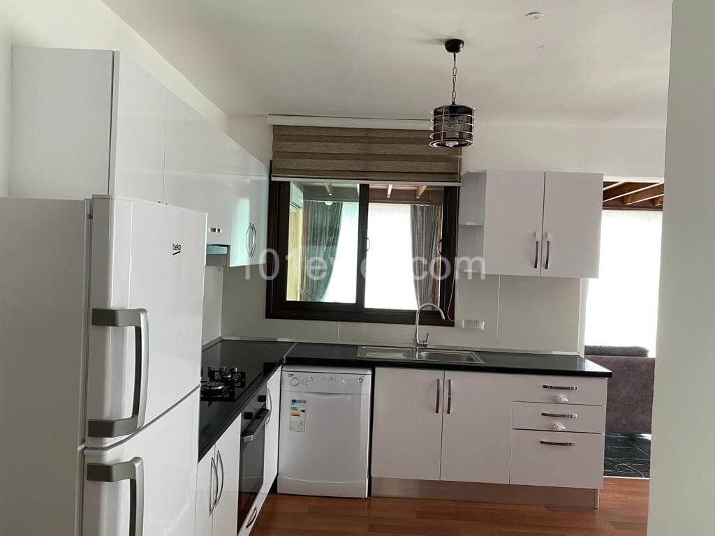 Girne Merkez 2+1 Kiralık Penthouse