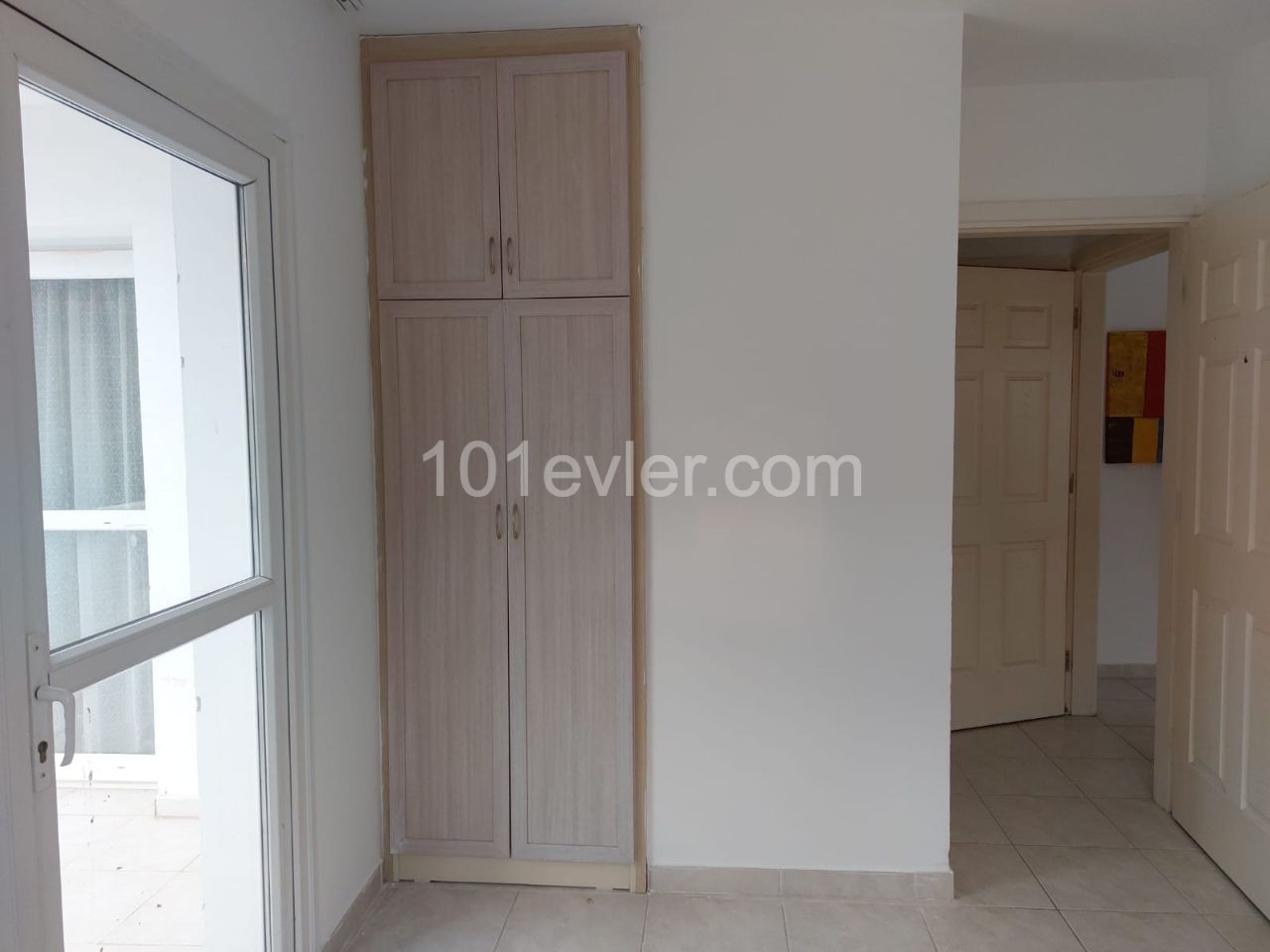 Kyrenia Zentrum 2 + 1 Wohnung Zu Verkaufen ** 