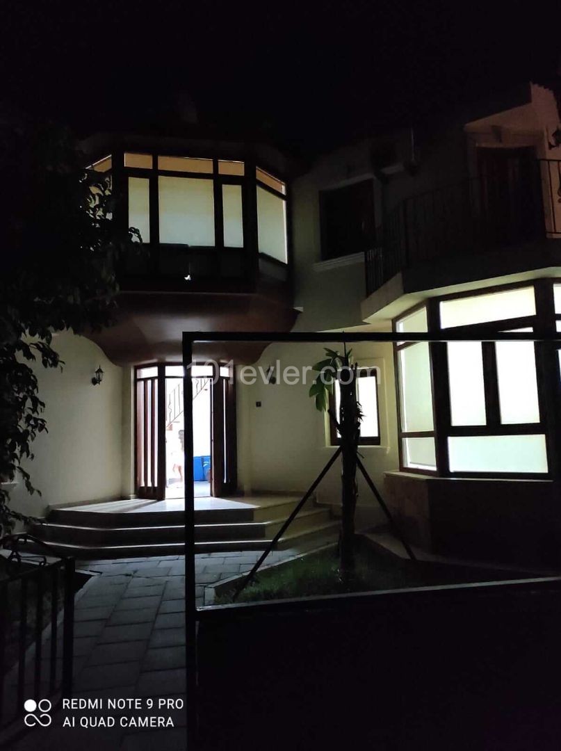 Kyrenia Alsancak 3+1 Villa For Rent ** 