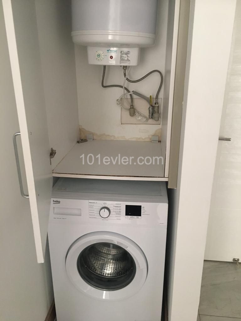 Kyrenia Zentrum 2 + 1 Wohnung Zu Vermieten ** 