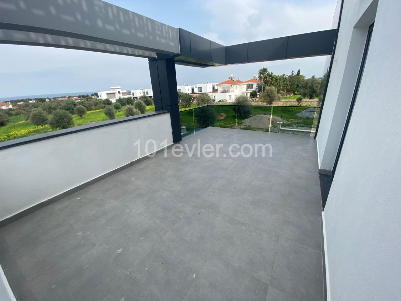 Kyrenia Catalkoy 3+1 Villa For Sale ** 