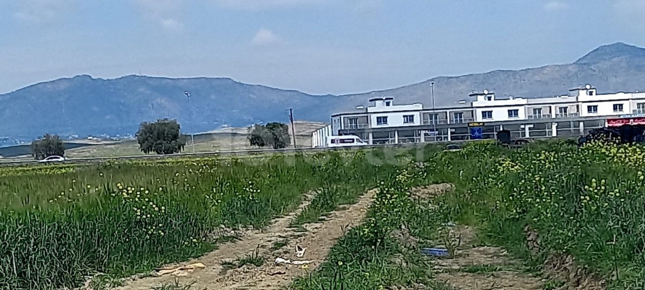 BAULAND FÜR DEN BAU VON PAKETEN INNERHALB DES INDUSTRIEGEBIETS VON NIKOSIA ALAYKÖY. ** 