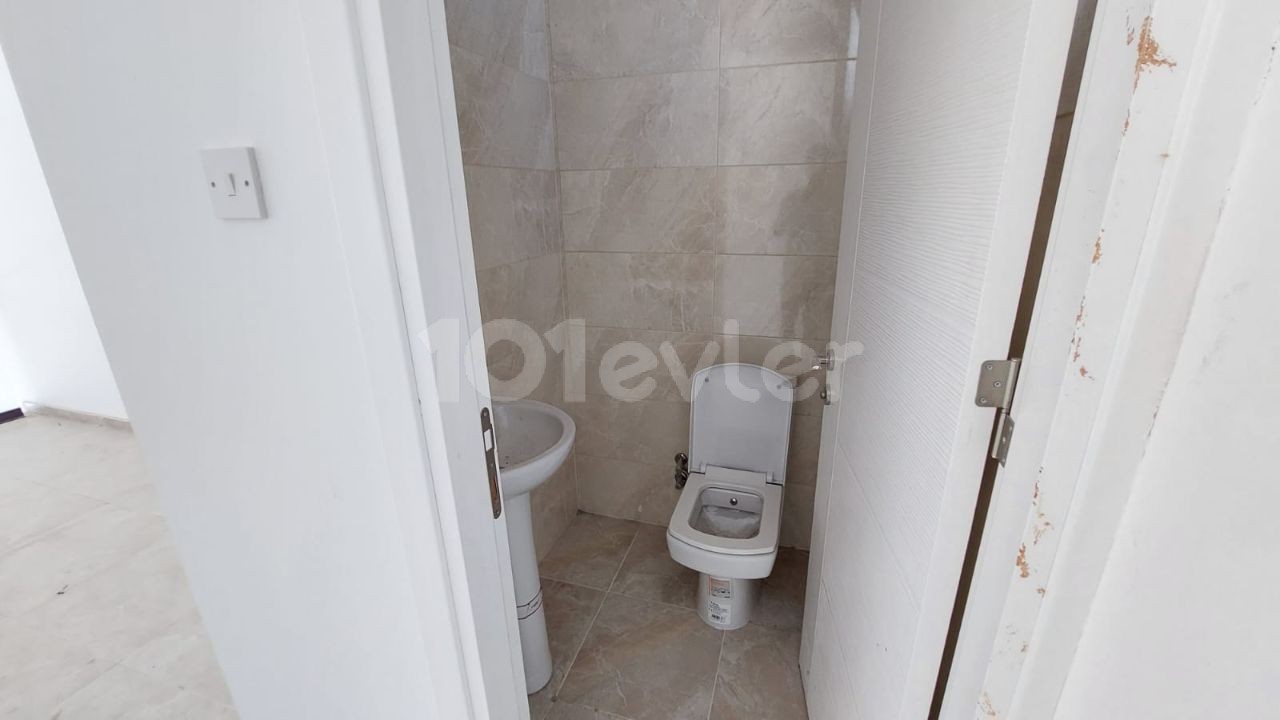 Girne Merkezde Kiralık İş Yeri 