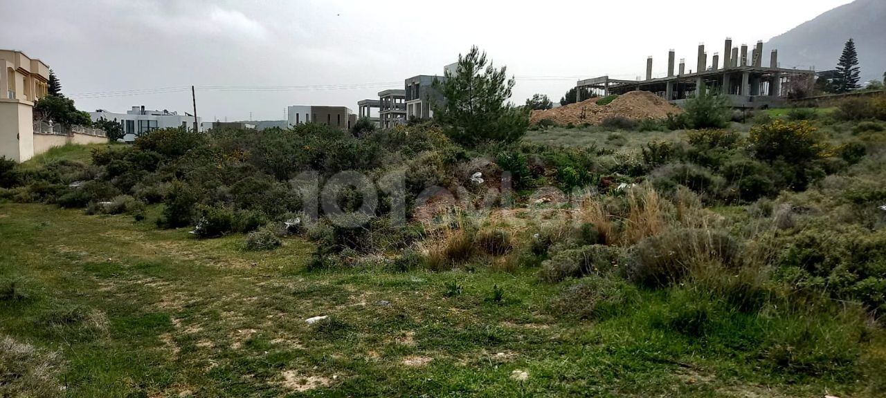 ALLE INFRASTRUKTUREN IN KYRENIA CHATALKÖY SIND FERTIG SPEKTAKULÄRE 4 STÜCK LAND MIT BLICK AUF DIE BERGE UND DAS MEER ** 