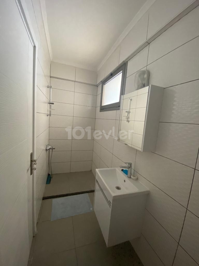 Kyrenia Chatalköy 3 + 1 Penthouse Zu Vermieten ** 