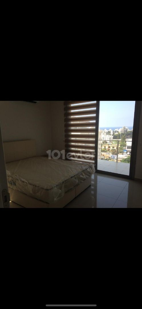 Kyrenia Zentrum 3 + 1 Penthouse Zu Vermieten ** 