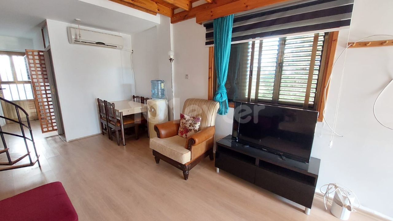 Kyrenia Zentrum 2 + 1 Bungalow Zu Vermieten ** 