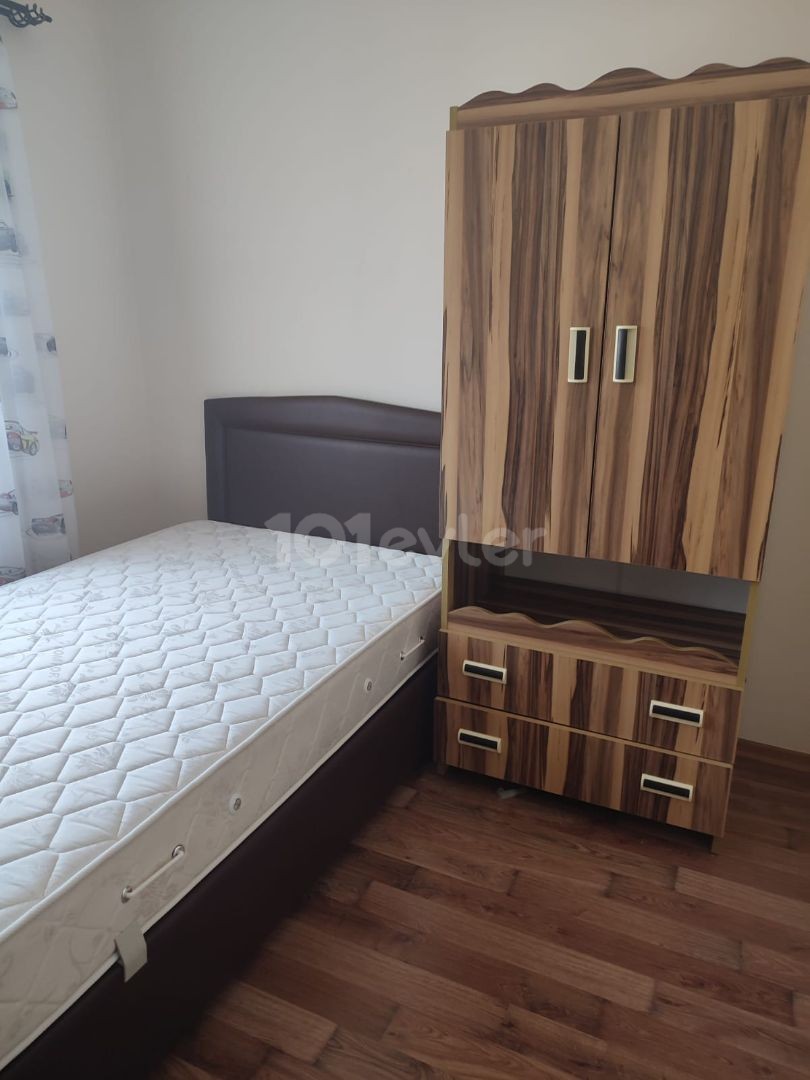 Kyrenia Zentrum 3 + 1 Wohnung Zu Verkaufen ** 