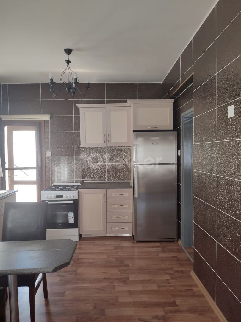 Kyrenia Zentrum 3 + 1 Wohnung Zu Verkaufen ** 