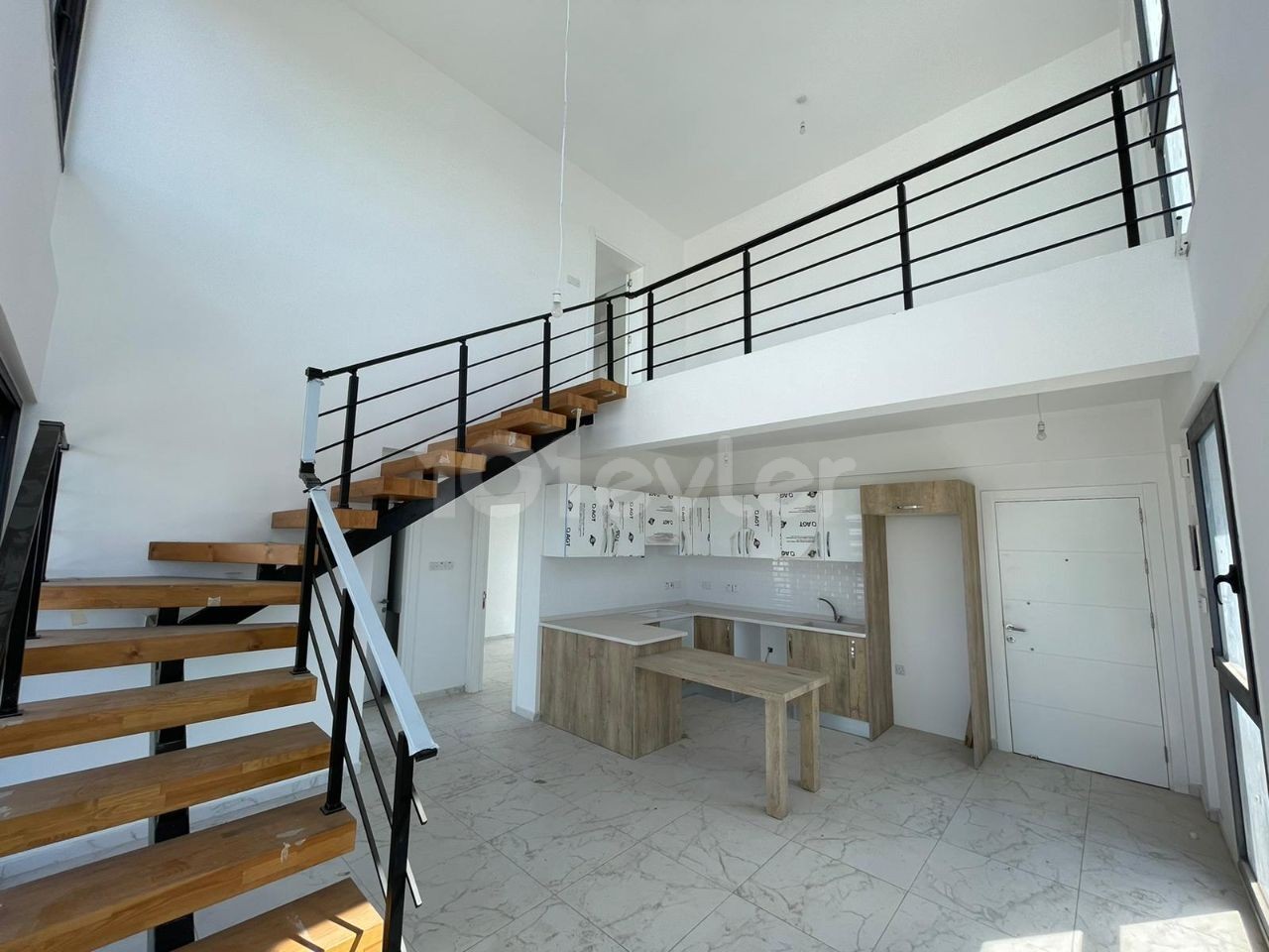 Nicosia Yenişehir Penthouse 3+1 Apartment for Sale ** 