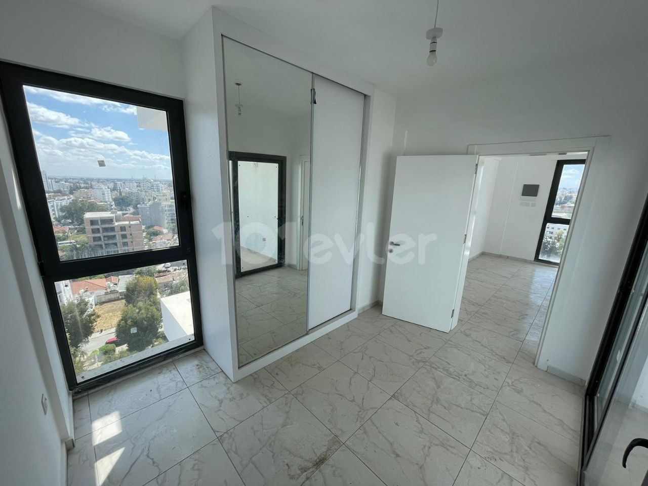 Nicosia Yenişehir Penthouse 3+1 Apartment for Sale ** 