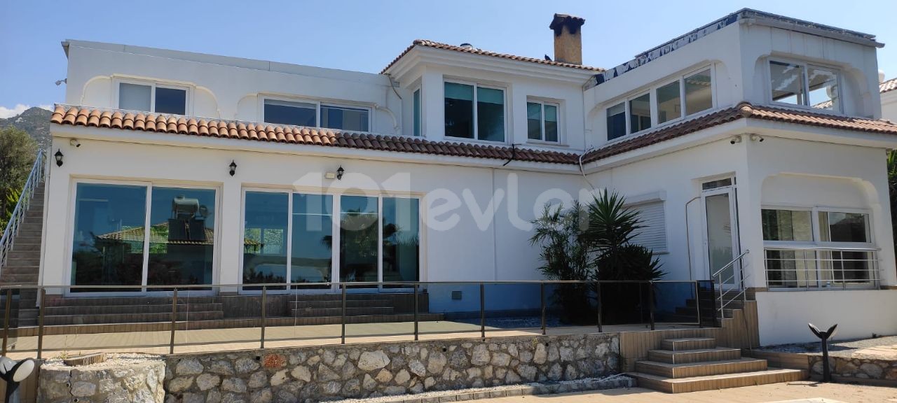 Girne Ozanköy 4+1 Satılık Villa