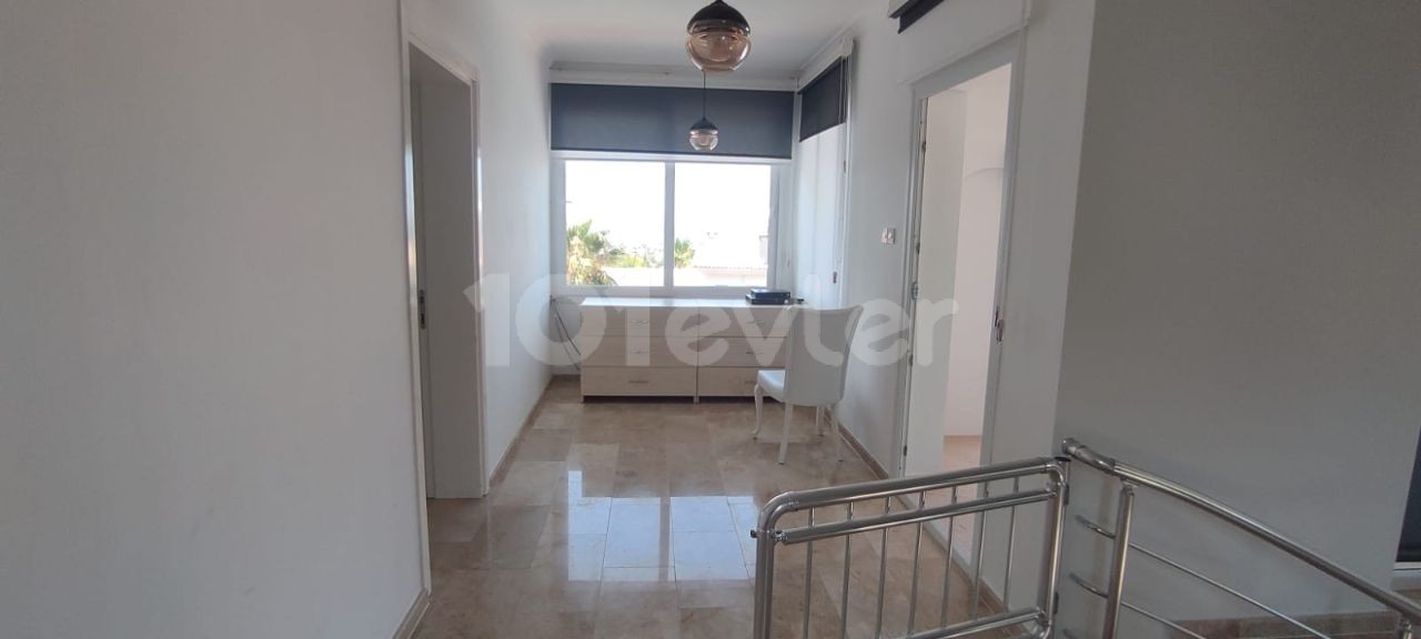 Kyrenia Ozanköy 4 + 1 Villa Zu Verkaufen ** 