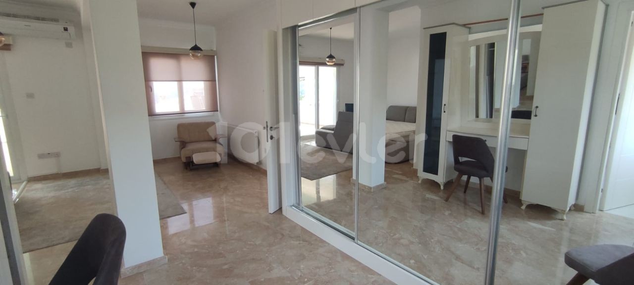 Girne Ozanköy 4+1 Satılık Villa