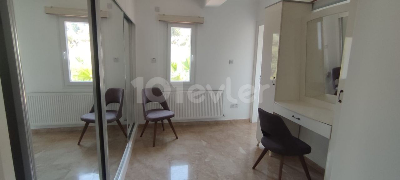 Kyrenia Ozanköy 4 + 1 Villa Zu Verkaufen ** 