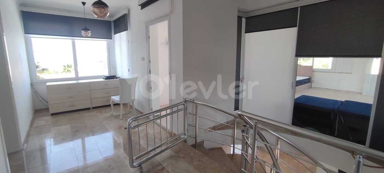 Kyrenia Ozanköy 4 + 1 Villa Zu Verkaufen ** 