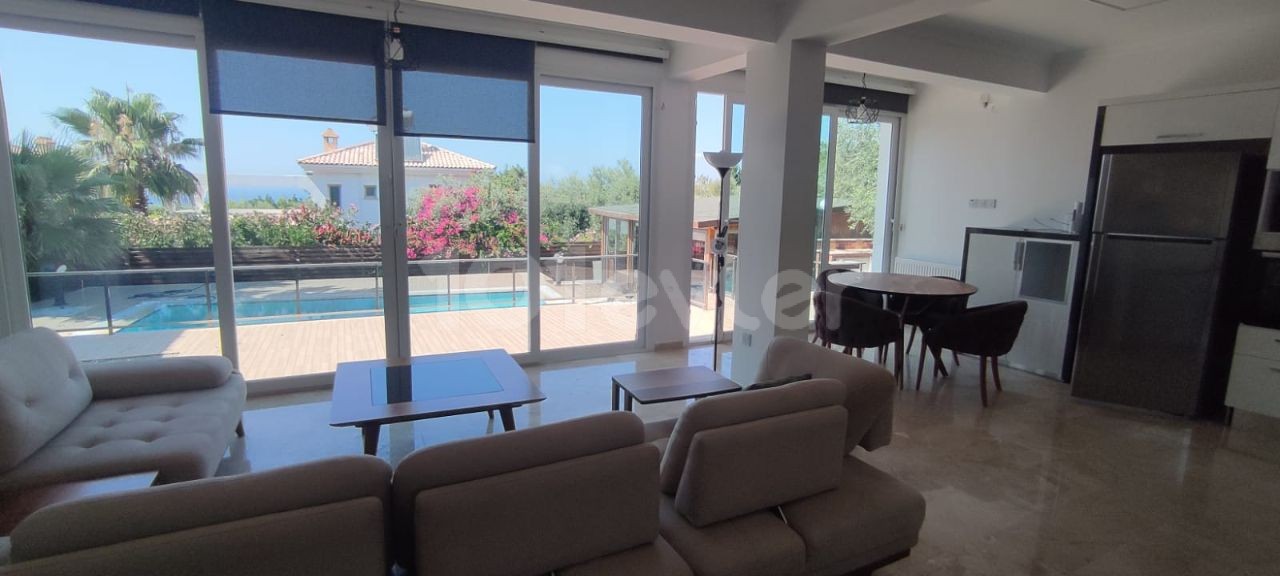 Kyrenia Ozanköy 4 + 1 Villa Zu Verkaufen ** 