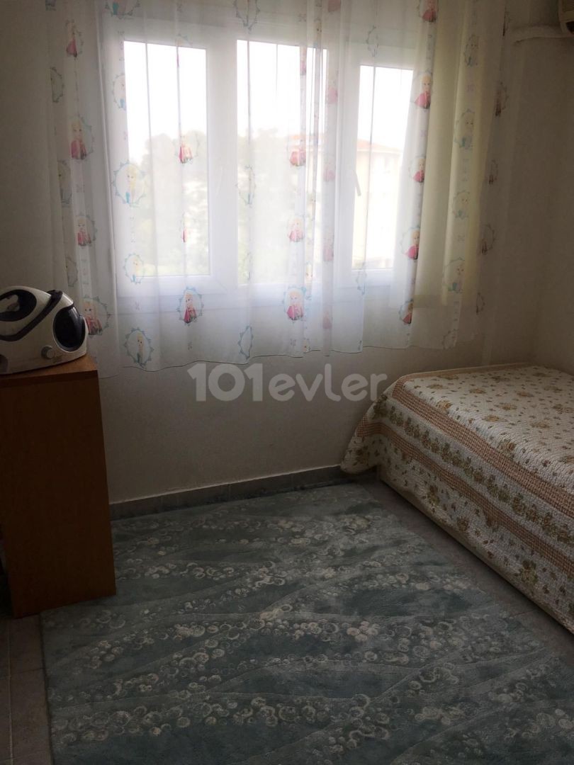 Kyrenia Turk Mahallesi 2 + 1 Wohnung Zu Verkaufen ** 