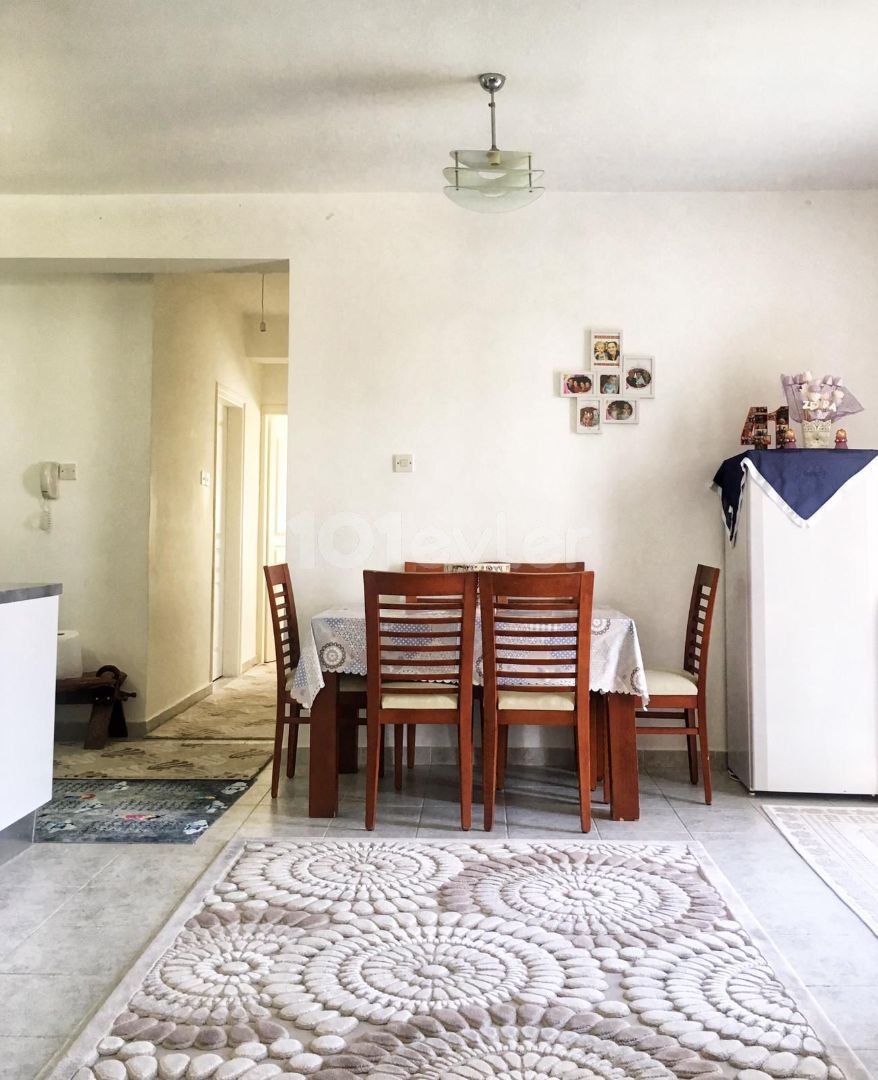 Kyrenia Turk Mahallesi 2 + 1 Wohnung Zu Verkaufen ** 