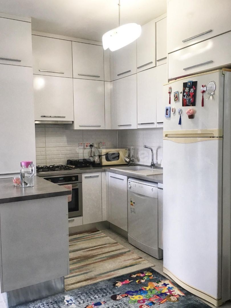 Kyrenia Turk Mahallesi 2 + 1 Wohnung Zu Verkaufen ** 