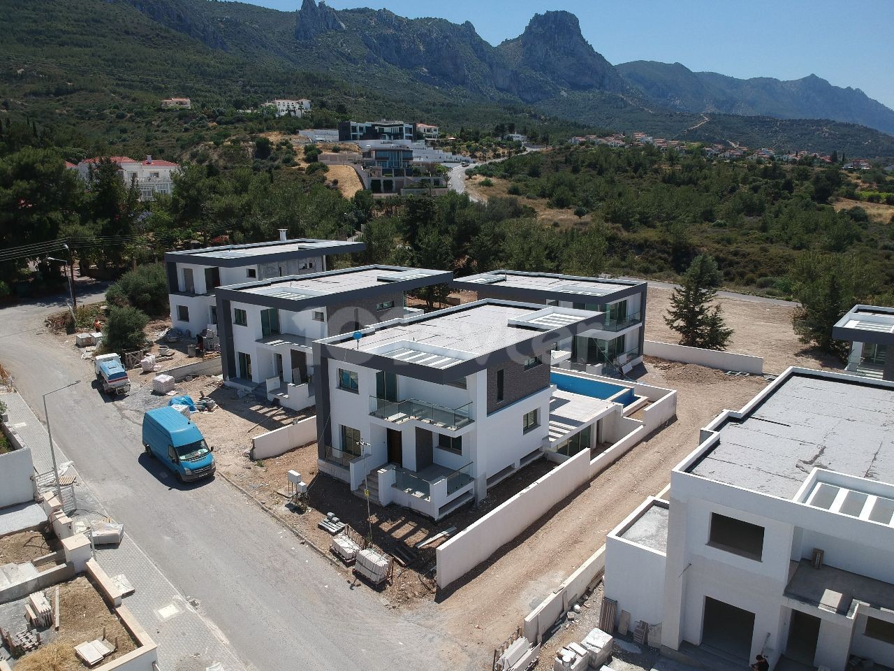 4 + 1 Villas for Sale Near the Center of Kyrenia ** 