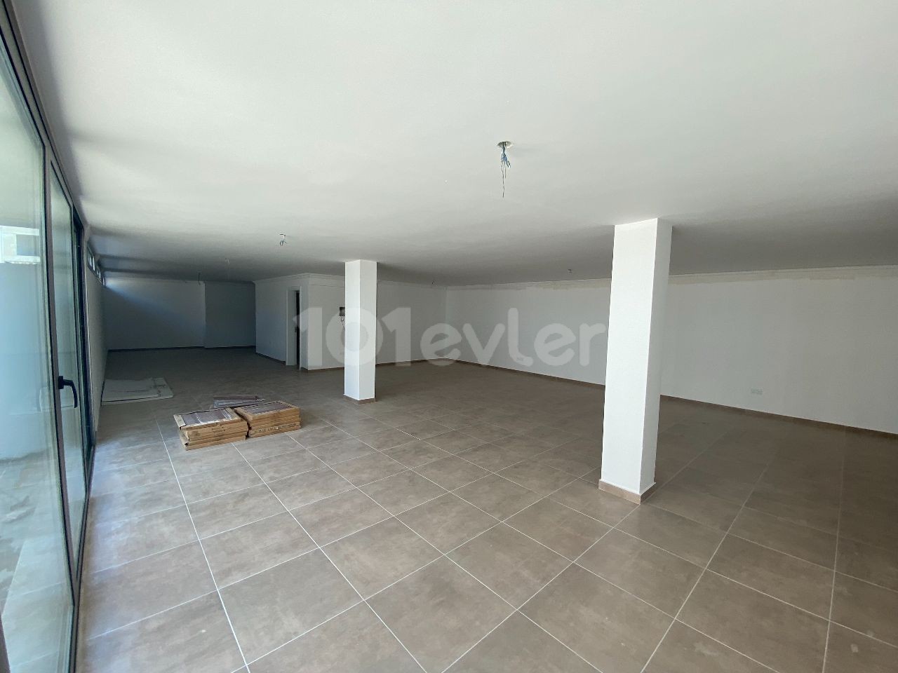 Girne  Merkeze Yakın Satılık 4+1 Villa